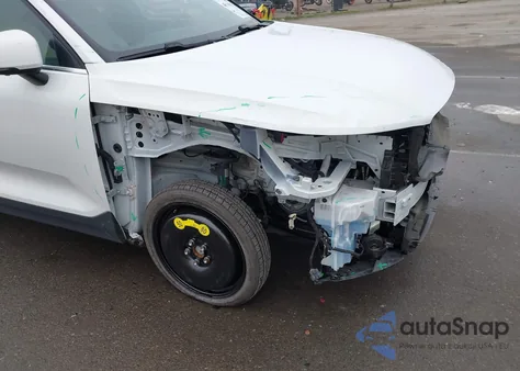 2023 Volvo Xc40 B5 Ultimate Bright Theme z USA, uszkodzony, nr VIN YV4L12UA4P2075207